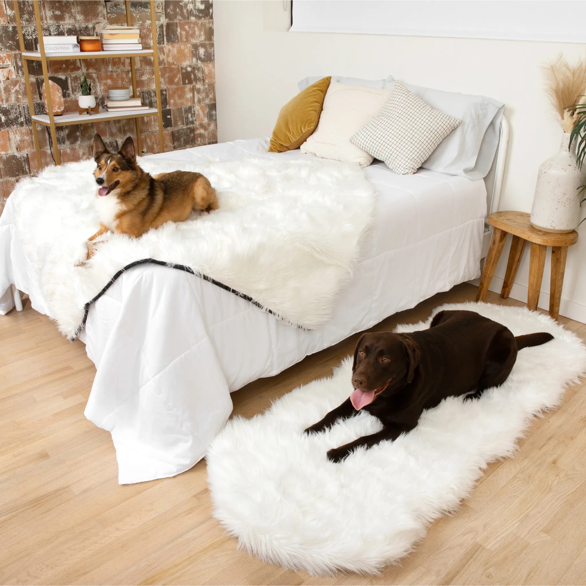 PupRug™ Orthopedic Runner Bed   Matching Waterproof Blanket Bundle - Polar White